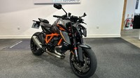 2024 KTM Superduke 1290 Super Duke R (23MY) DUEL Petrol Manual