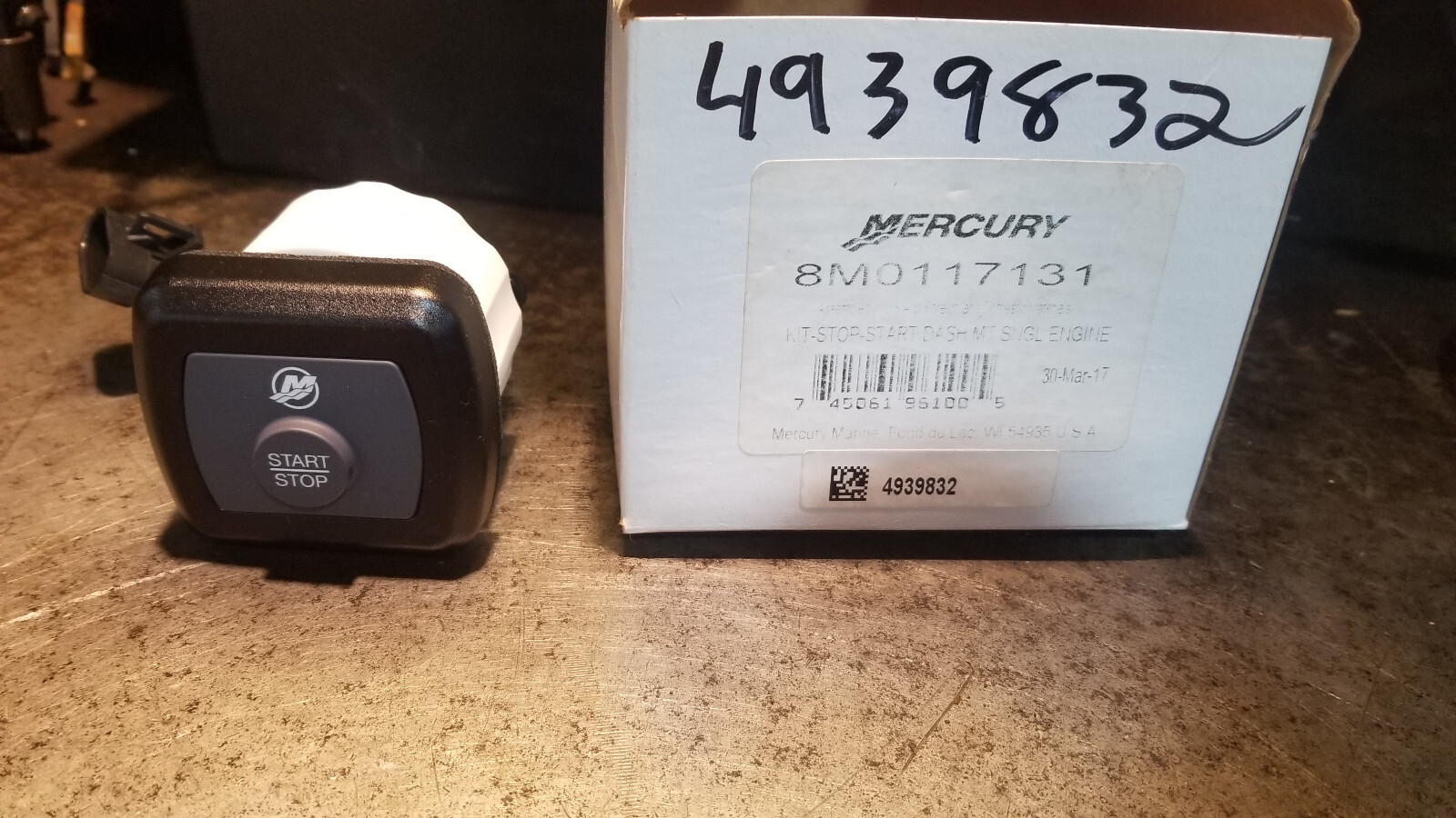 87-8M0117131 Mercury Stop/Start Switch for single engine Cummins 4939832 - Picture 1 of 1
