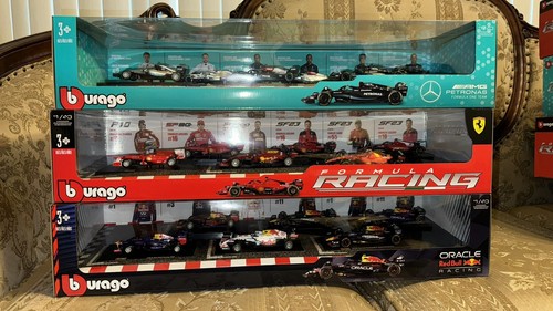 F1ミニカー3台セット売り　burago Amazon.co.jp: ブラーゴ 1/43 F1 スペシャルパッケージ 3セット
