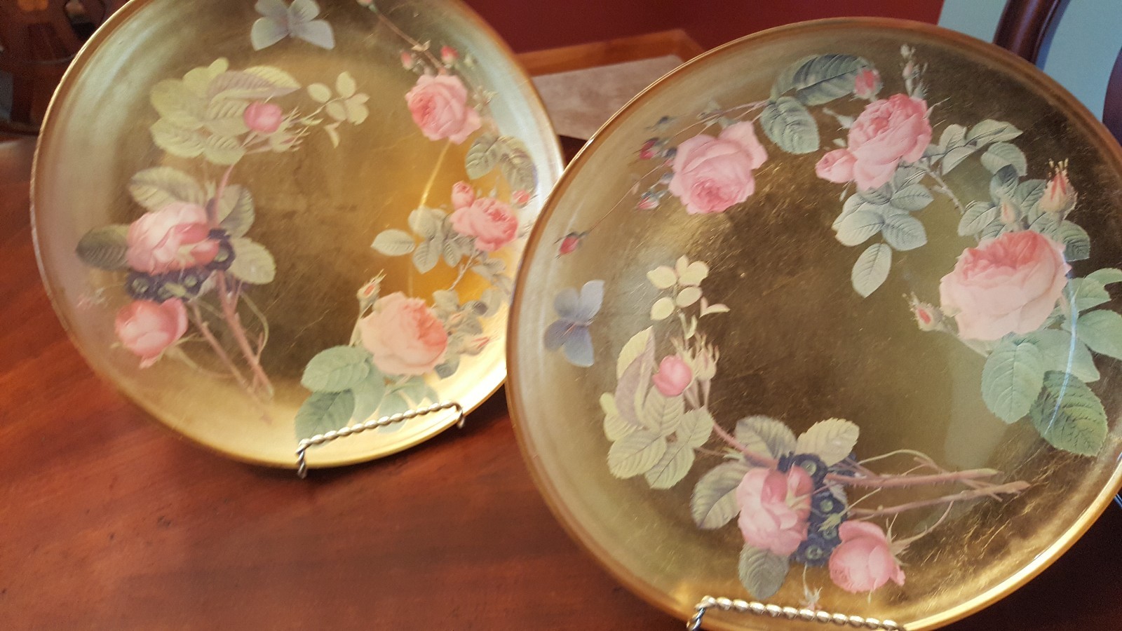 Lot of 2 Gold pink flower decorated plates with golden stands