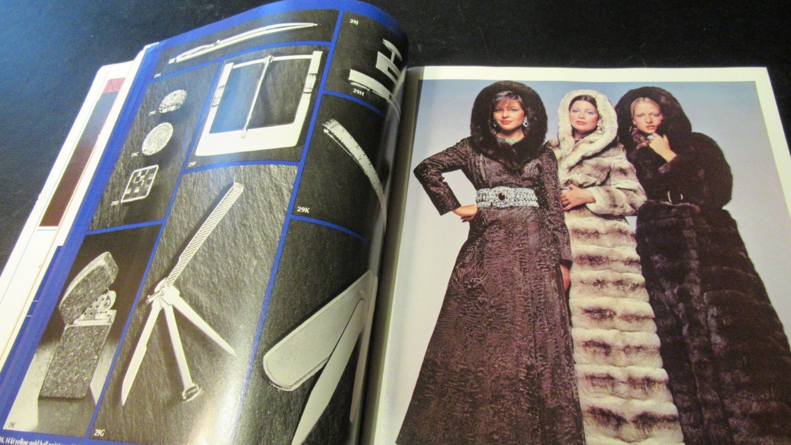 VINTAGE NEIMAN MARCUS CHRISTMAS CATALOG BOOK 1971 VERY GOOD CONDITION FROM STORE