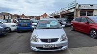 2005 Honda Civic 1.6 i-VTEC Executive Automatic 5-Door From £2,695 + Retail Pack