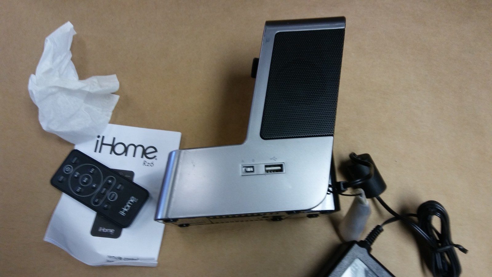 iHome ID37 Ihome Id37 Ipad(R)/Ipod(R)/Iphone(R) Dual Alarm Stereo Clock Radio