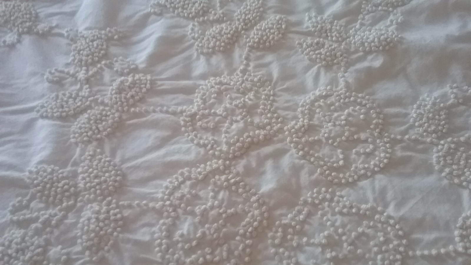 Beautiful Brand New Handmade Ivory Pintuck Quilt Queen