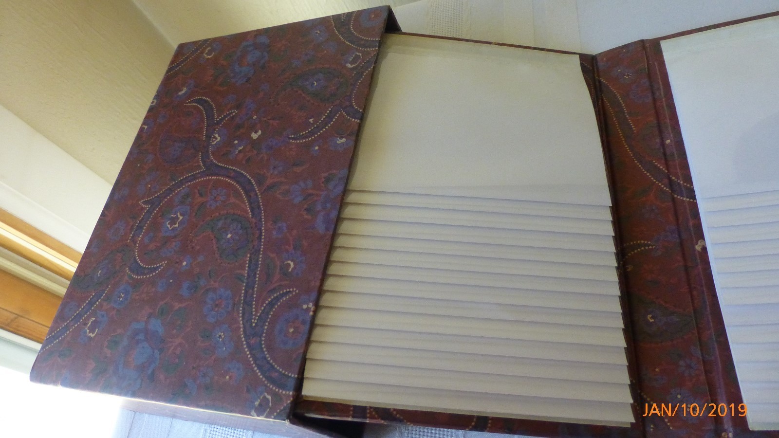 Vintage Folding Photo Album Paisley Pattern with Protective Sleeve 4 x 5 Photos