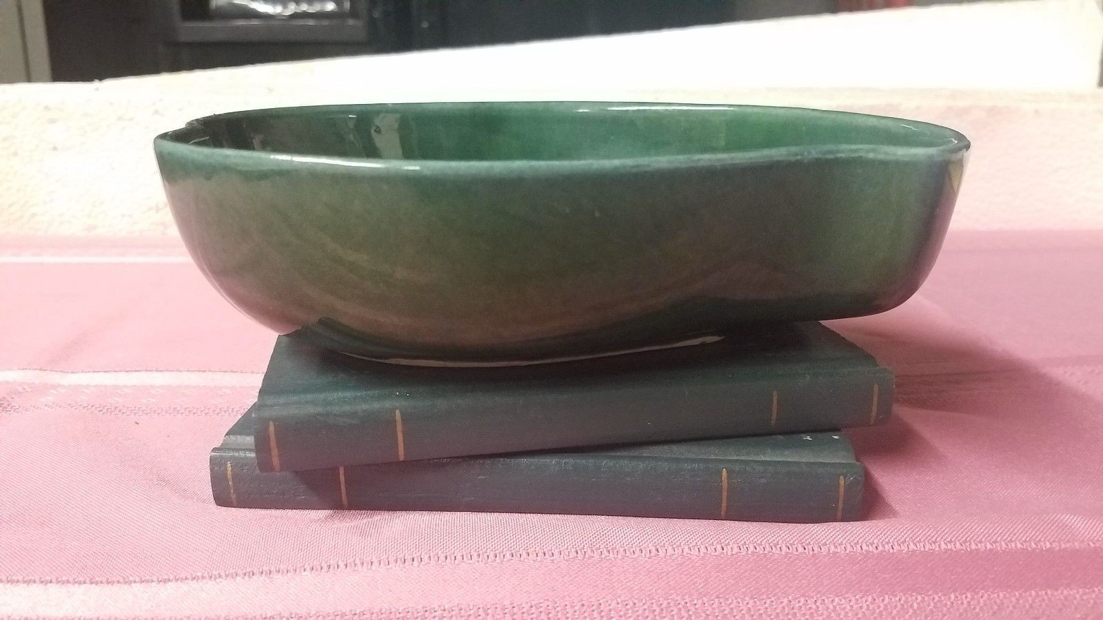 Hull USA F14 Dark Green Leaf ShapedDish