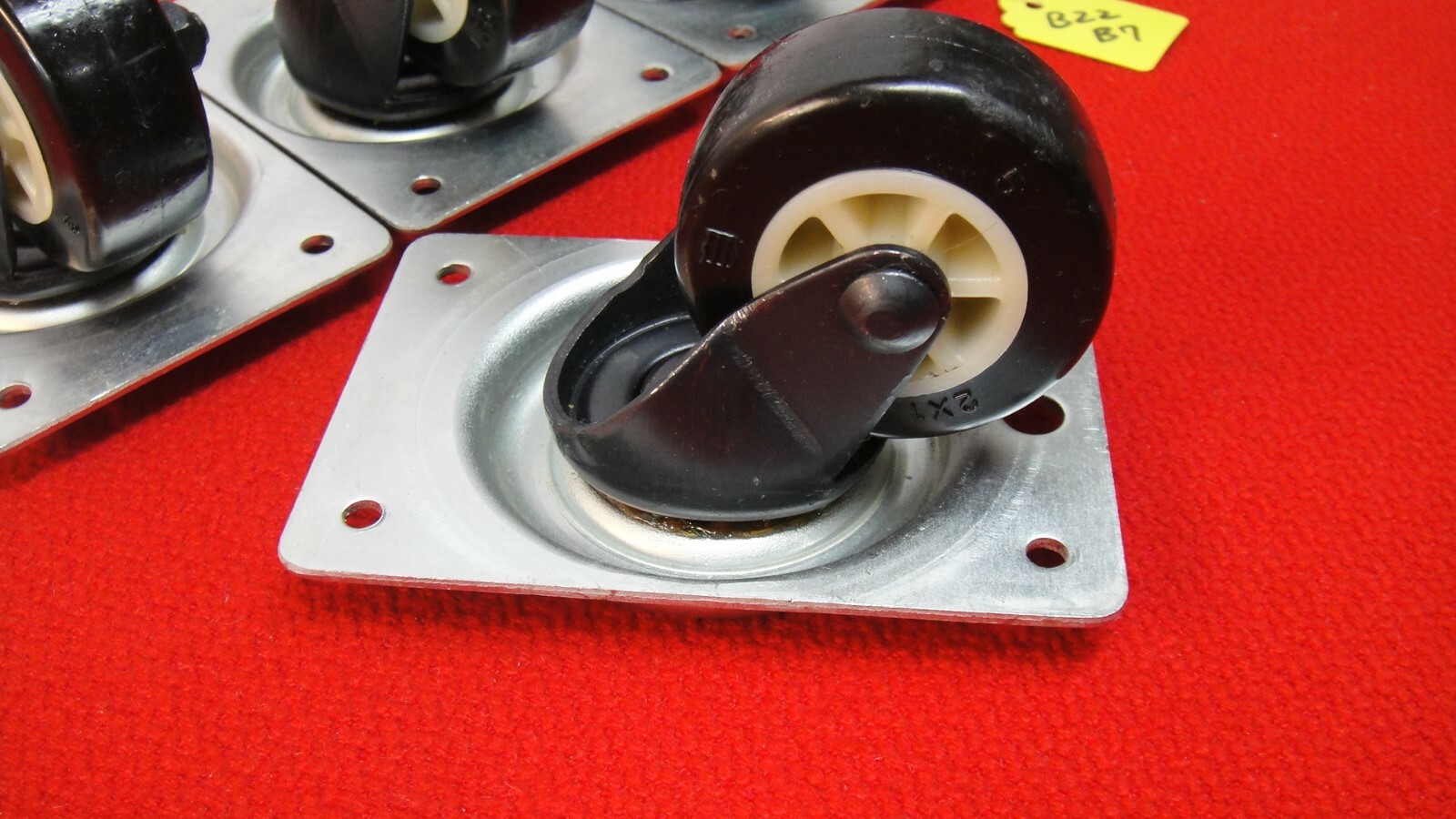 1 set of 4 / swivel caster hard rubber wheels