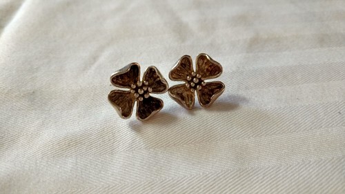 UNTESTED silver Color Jewelry