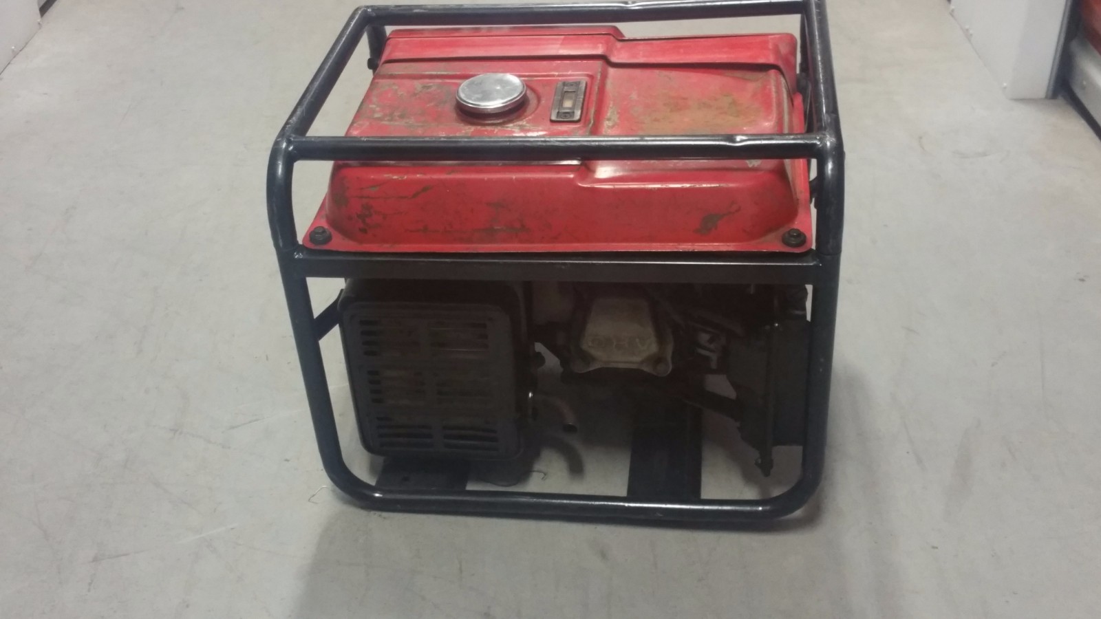 Honda EB2500 generator 2500 Watt 110 AC / 12 Volt dc Japan