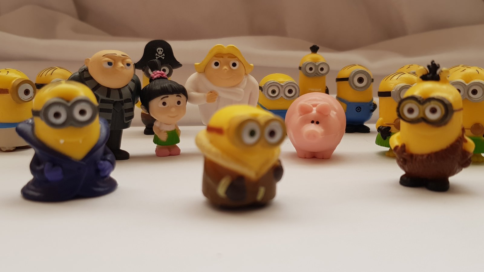 Despicable Me MINIONS Micro Figures 8-Piece Gift Set WALMART By Thinkway 64442201623 | eBay