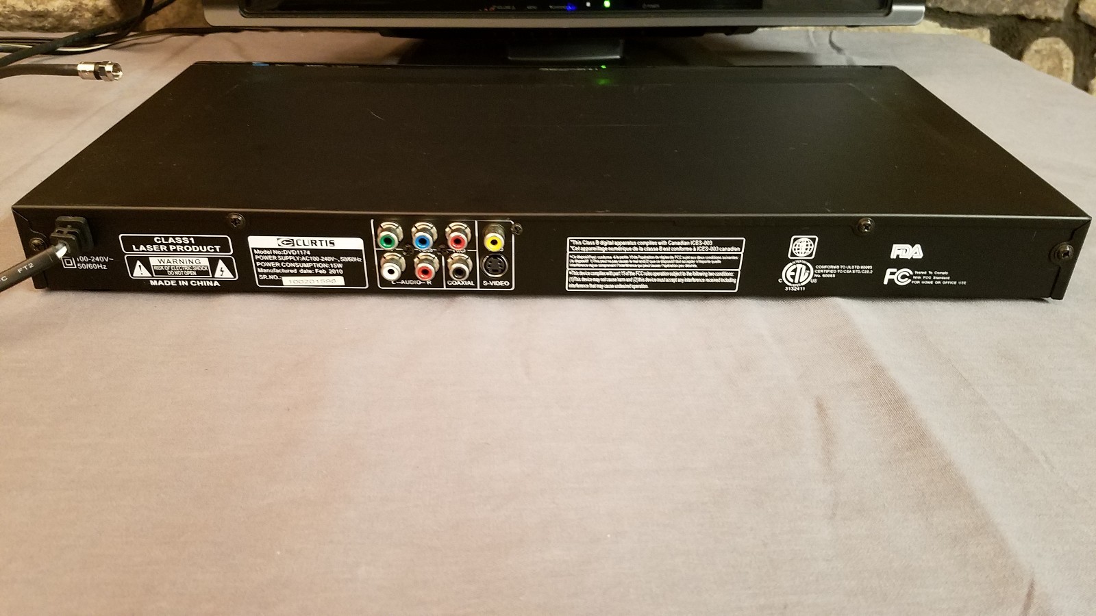 CURTIS DVD1174 DVD PLAYER w/ REMOTE - IN WORKING CONDITION - SELLING AS IS