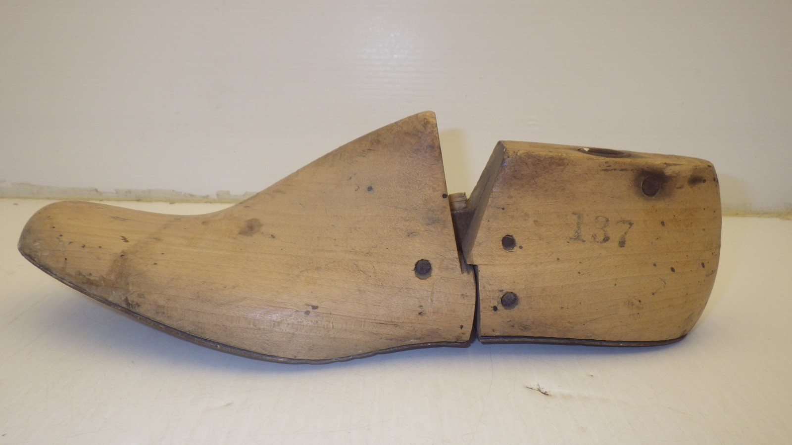 VINTAGE #137 WOOD SHOE FORM MOLD, SIZE 8 E, APPROX 11