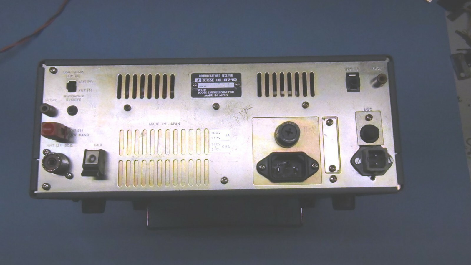 ICOM IC - R71D  HF Communications Receiver 100kHz - 30 MHz  CW filter installed.