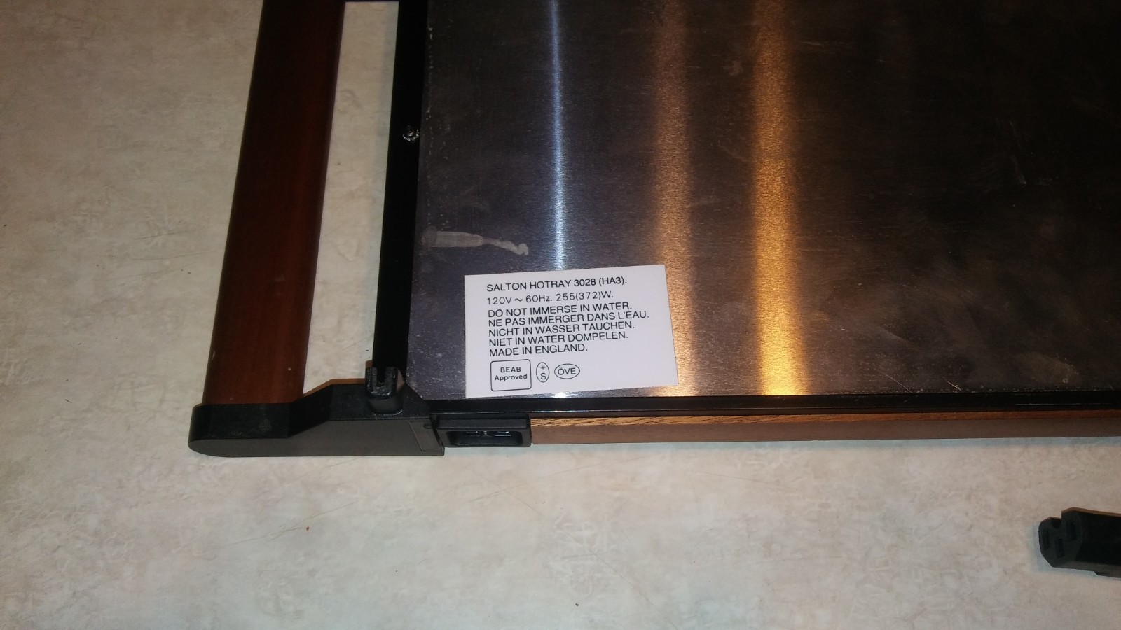 Salton Hotray Large Food Warmer Tray, Woodgrain Handles #3028 Vintage