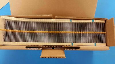 (100) SA105E103MAC AVX Cap Ceramic 0.01uF 50V Z5U 20% Axial 85°C 