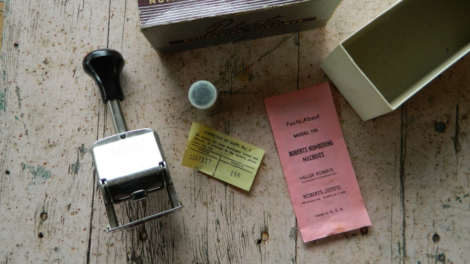 VINTAGE HELLER ROBERTS NUMBERING MACHINE MODEL 190 IN ORIGINAL BOX