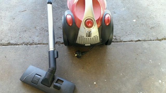 lumina bagless vacuum cleaner