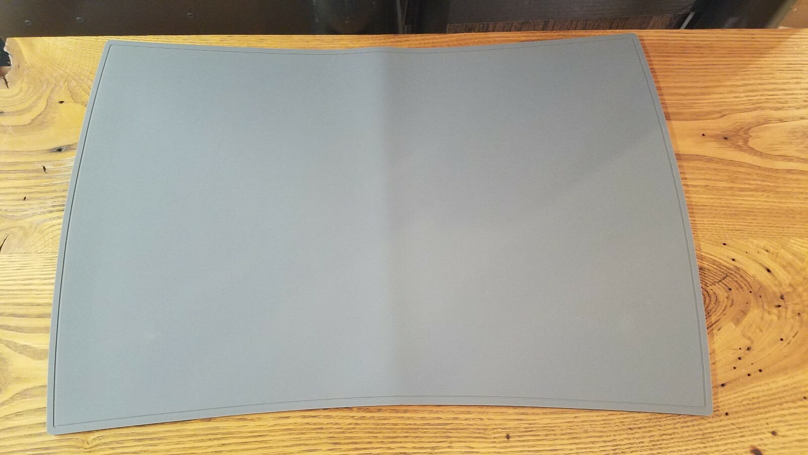 LARGE DOG FEEDING MAT - SILICONE WATERPROOF FLOOR PLACEMAT 23 1/2