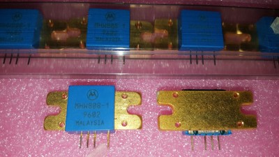 1x MOTOROLA MHW808-1 , RF/Microwave Amplifier , 7.5W F=86-870 MHz , CASE 297A-05