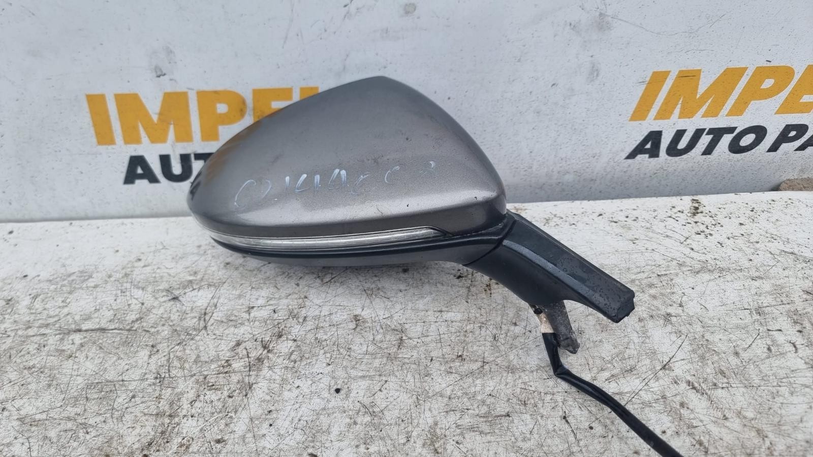 VOLKSWAGEN GOLF GEN 7 11/2012-03/2017 RIGHT DOOR MIRROR MANUAL FOLD NON-MEMORY 2014 Volkswagen Golf