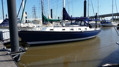 1980 Hunter 37' Sailboat - Excellent Condition