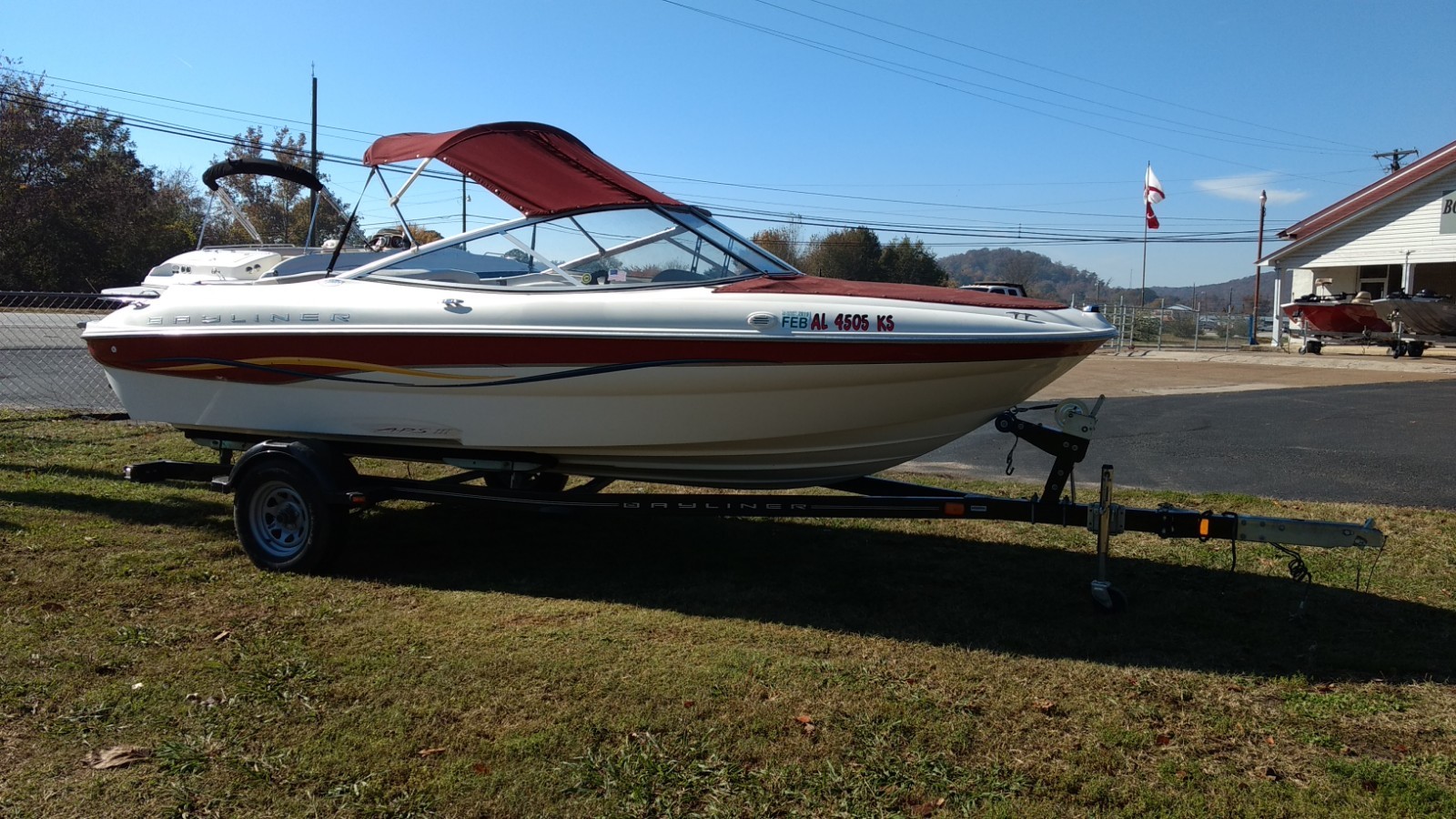2001 Bayliner Capri LX 19ft with Mercruiser 4.3L 190hp and 2011 Trailer w/Brakes