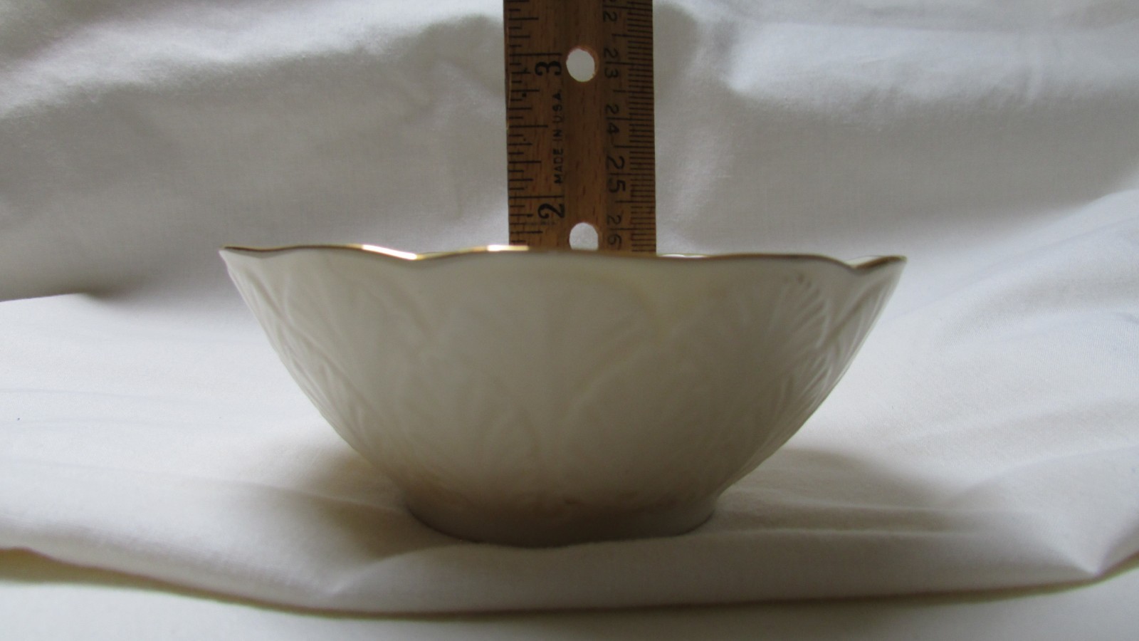 Lenox Bowl 4 1/2 in with 1 1/2in deep