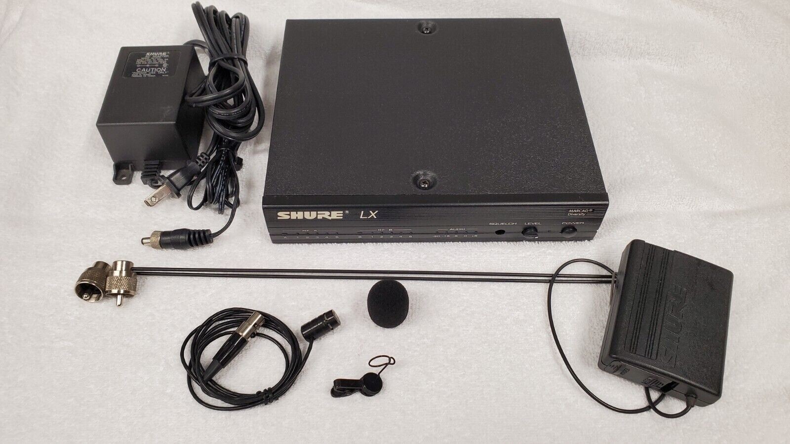COMPLETE Shure Wireless System LX-CM 192.600MHz (RX, TX COMPLETE Shure Wireless System LX-CM 192.600MHz (RX, TX