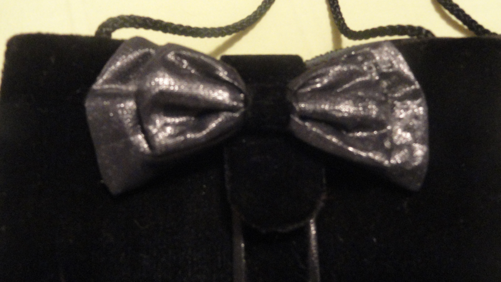 Lovely Vintage Black Velvet Evening Bag w/Silver Bow(6772)