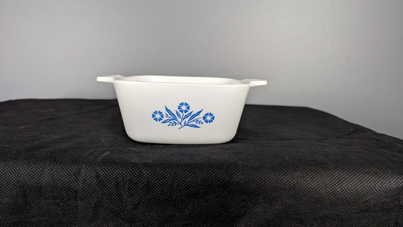 Rare Vintage Corning ware blue cornflower p-43-b