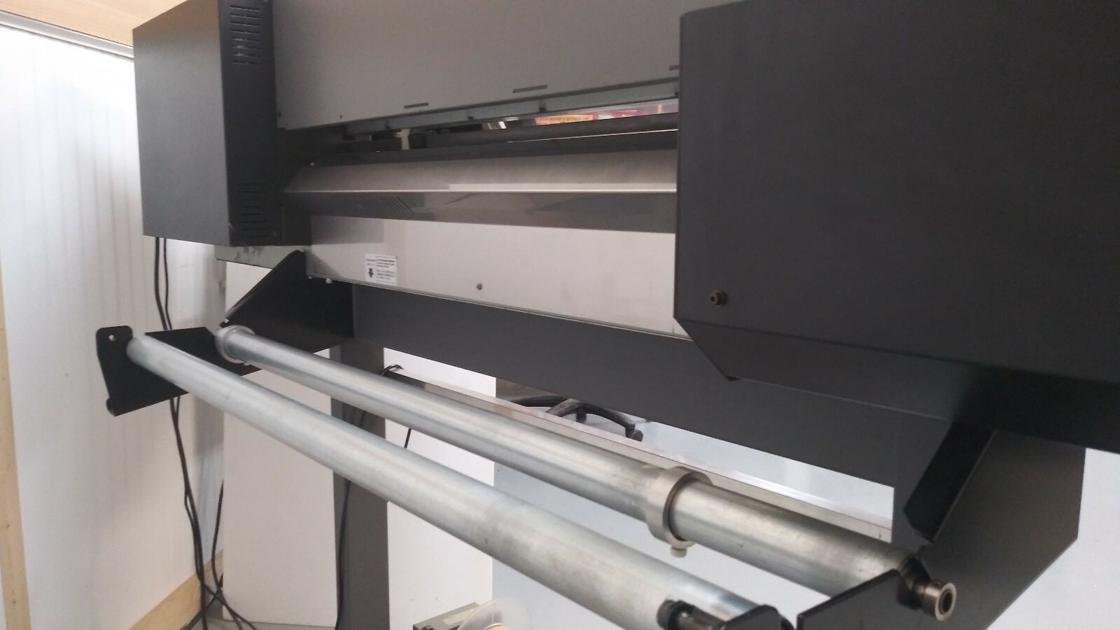 Roland Versacamm SP300v Printer/Cutter w/ Laptop Computer.