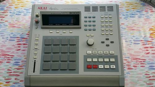 AKAI MPC 3000 sampler New tact switches , 32mb memory, back light
