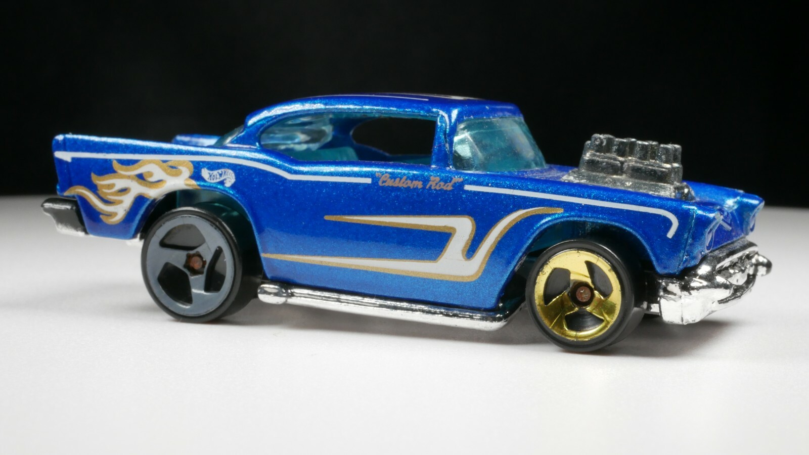 Hot Wheels 1957 Chevy Blue (1976) ERROR REAR RIMS GRAY / GOLD 