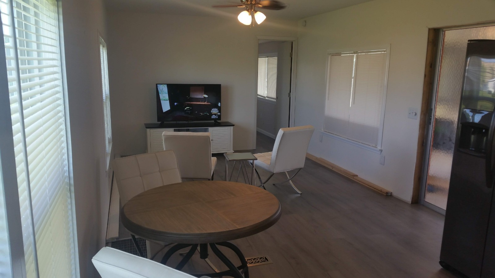 FRESHLY REMODELED HOME IN GATED COMMUNITY - WEST PALM BEACH - LOCATION LOCATION!