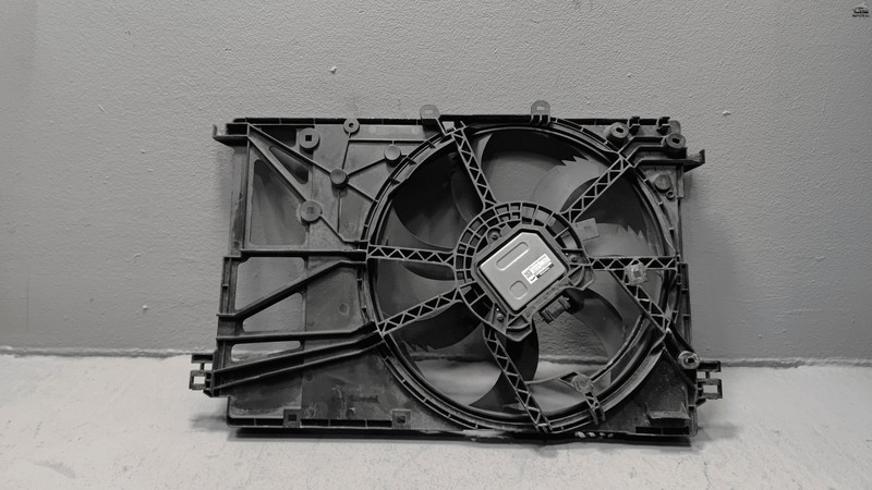 Used 2021 Toyota Avalon 2.5L Engine Radiator Cooling Fan Shroud w/Motor OEM