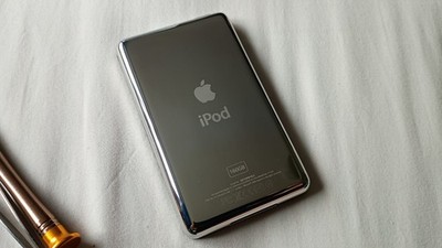 New 160GB Slim iPod Classic 7th Silver Back Cover A1238