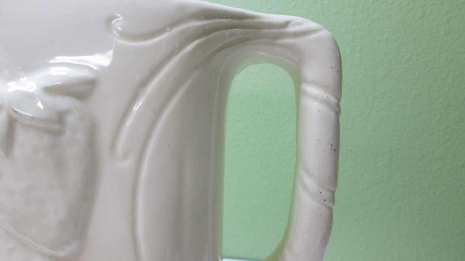 Vintage Brush McCoy? USA Pottery Ivory Pitcher Strawberries