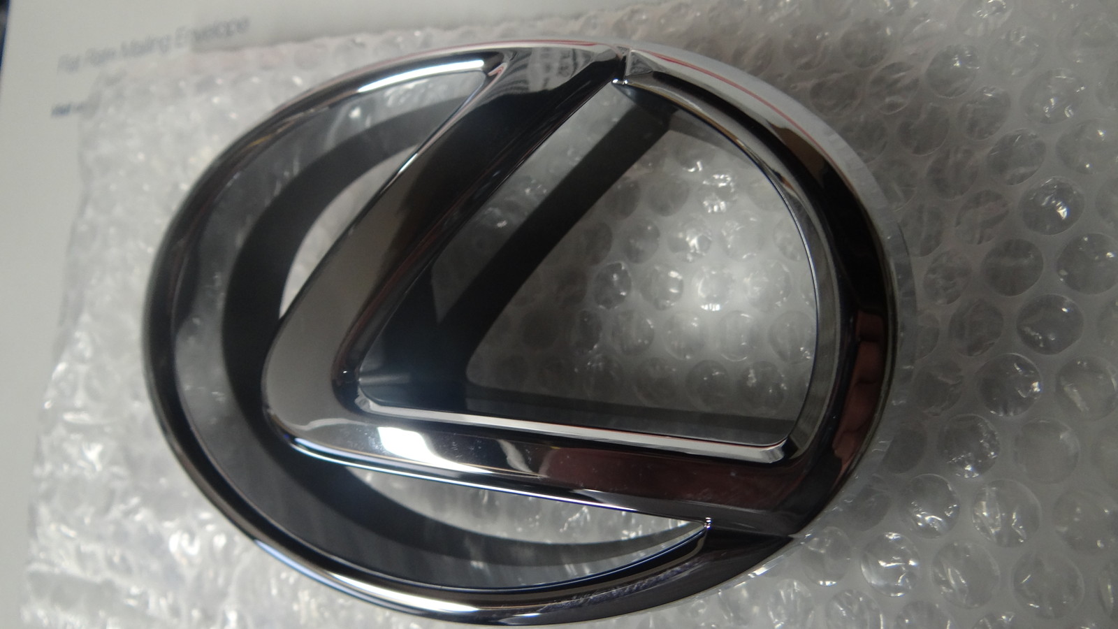 99 00 Oem New Lexus Rx300 Chrome Front Grille Emblem L 1999 00 Ebay