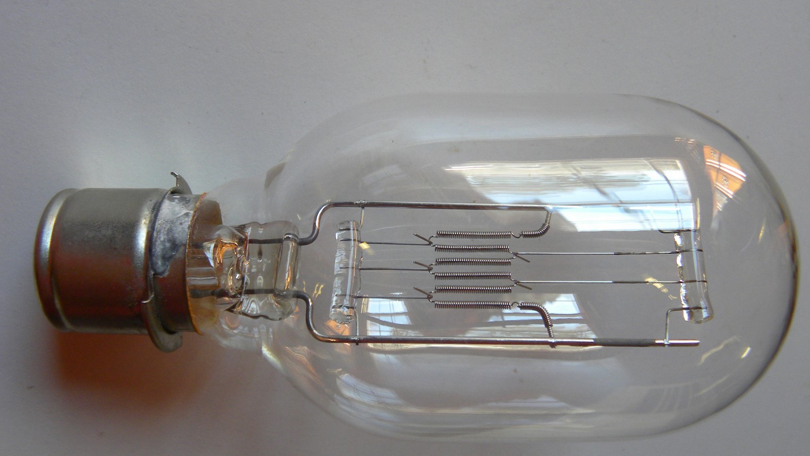 SYLVANIA  GTE Projector Lamp DRC / DRB 1000W - 120V AVG 50 HRS.