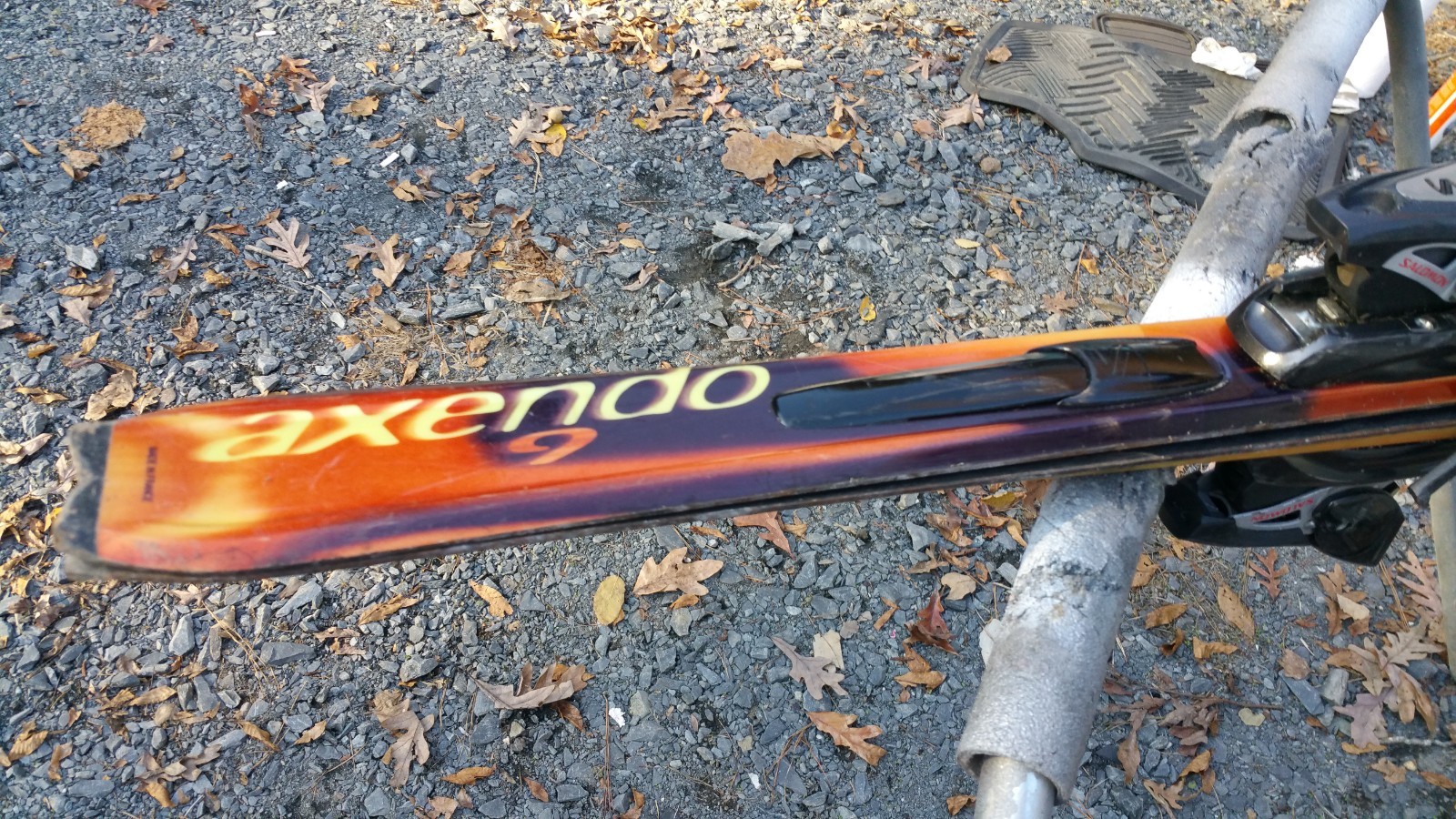 Axendo Prolink Salomon Skies