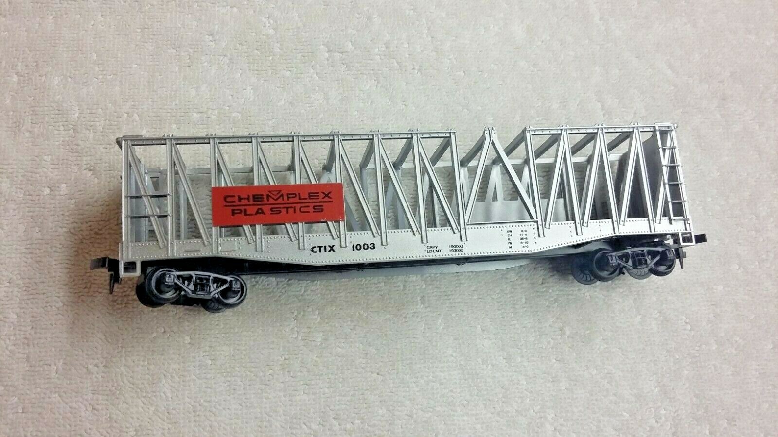 AHM HO Scale Container Carrier 5393 C Chemplex Plastics Train Car in box
