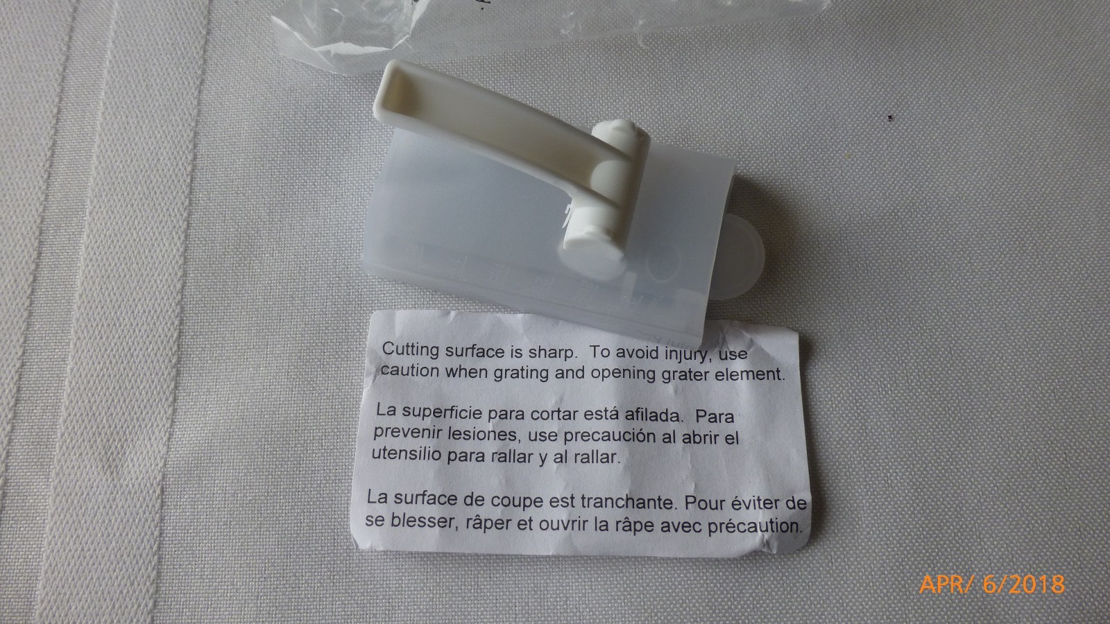 New Tupperware Mini Grater Sealed Set of 5 Mini Grate N Measure