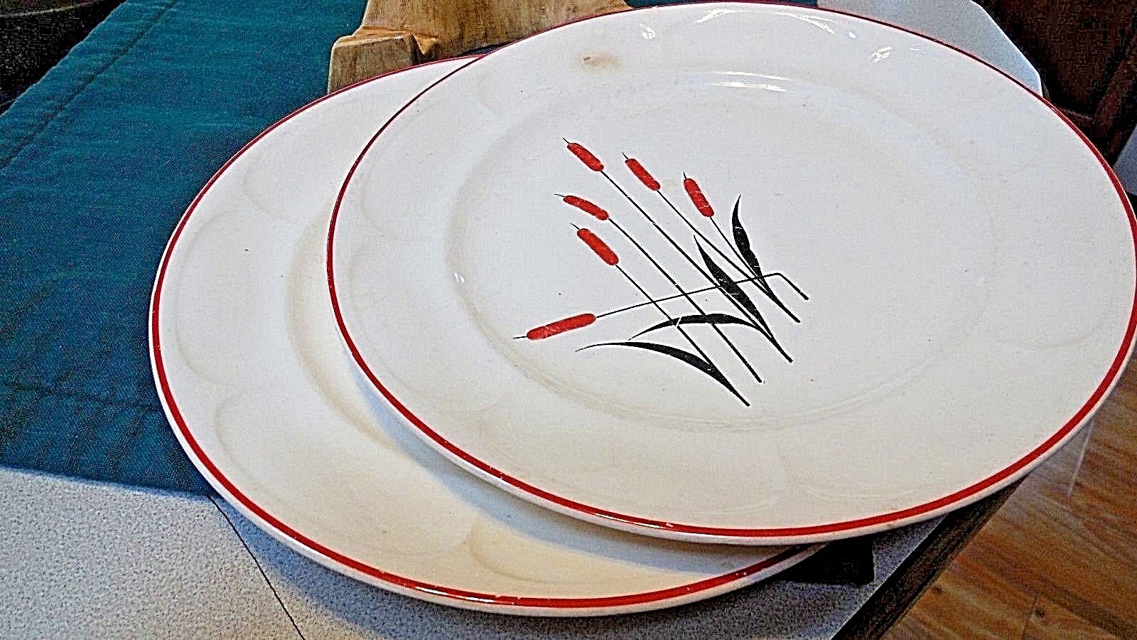 Universal Cambridge Cattail Tableware Vintage 1940's Round Plate