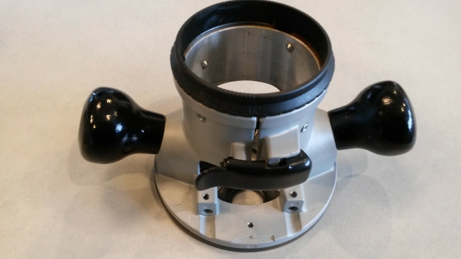 Makita Router RF1100 RF1101 Series Fixed Base.  P/N 1931038.  New out of kit.