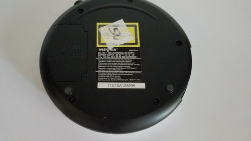 Insignia- Portable CD Player with FM Tuner and MP3 Playback TESTED