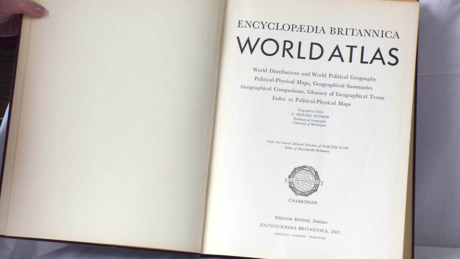 ENCYCLOPAEDIA BRITANNICA WORLD ATLAS BOOKUNABRIDGED DATE 1959 NICE CON 15