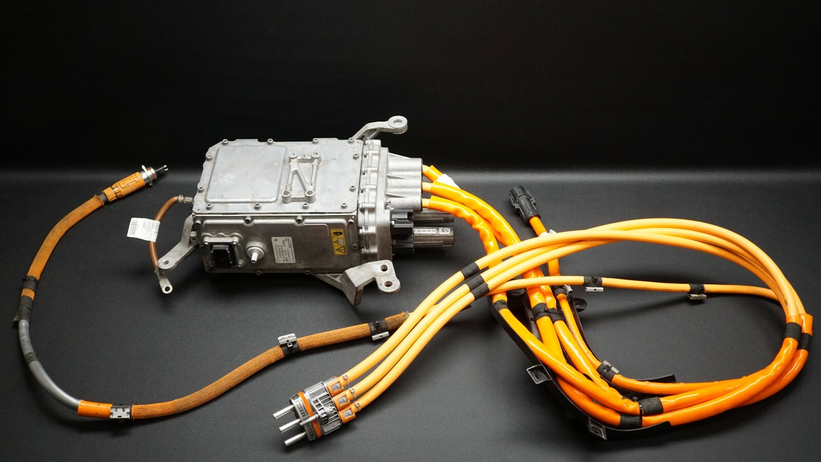 OEM MERCEDES BENZ W166 GLE 550E HYBRID BATTERY CONTROL UNIT