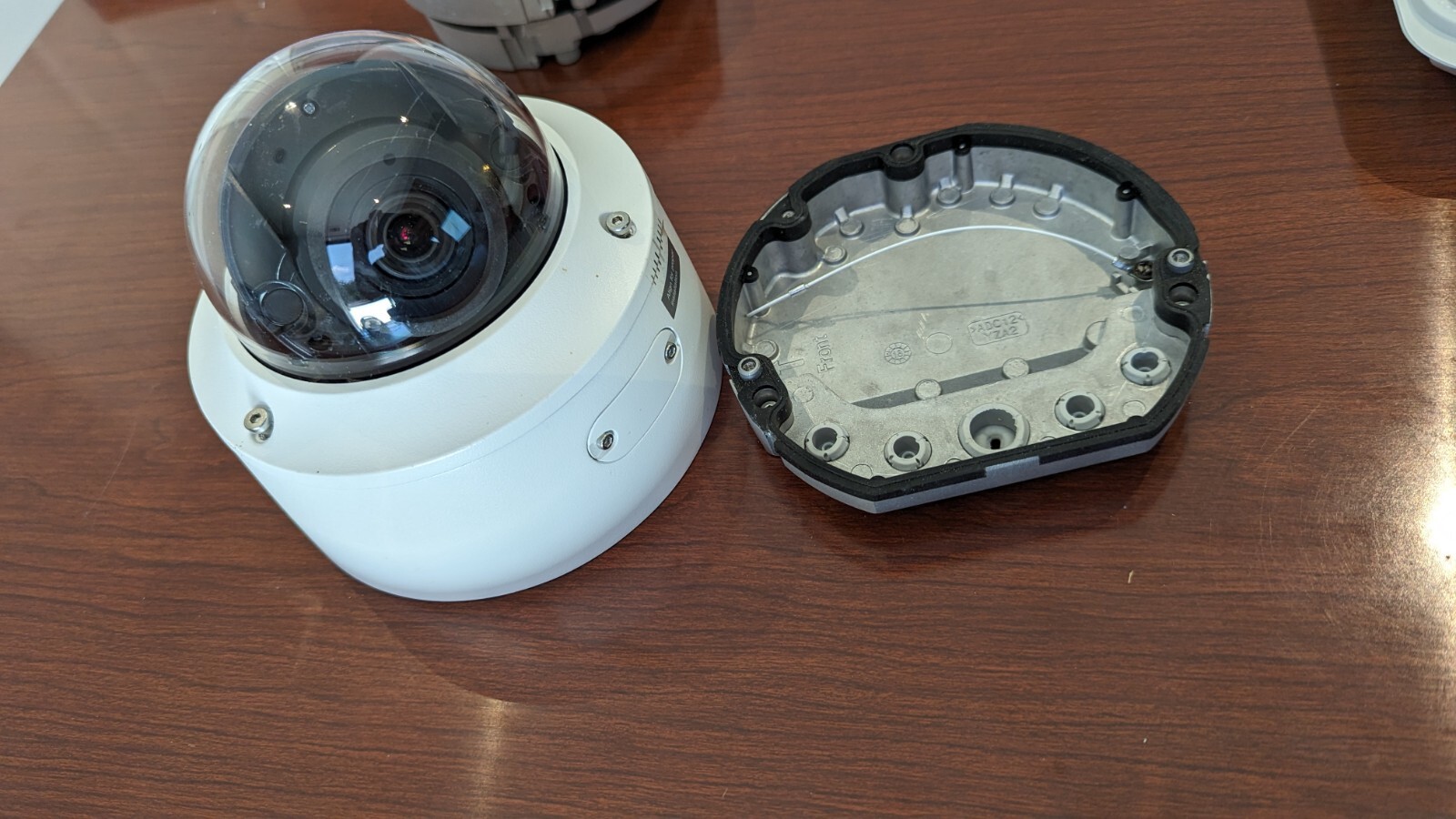 Camera IP, Luma Surveillance LUM-510-DOM-IP-WH, (Used)