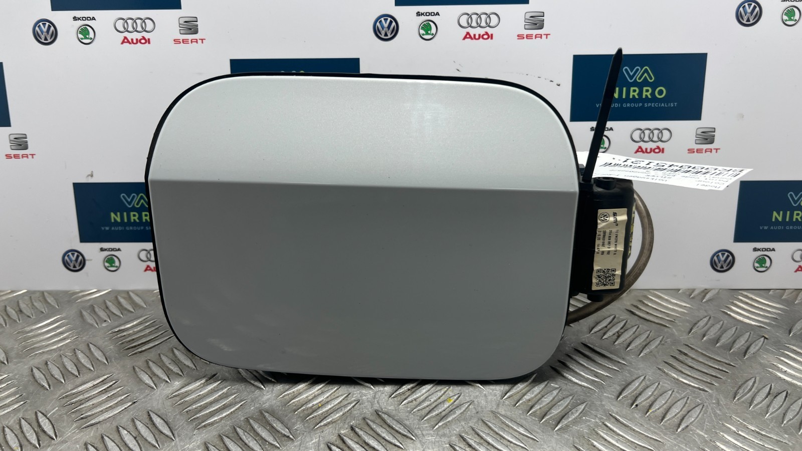VW T ROC FUEL FLAP COVER FITS MODELS FROM 2018 TO 2026 2GA809857D SILVER B9Z