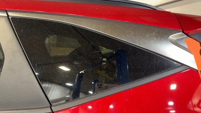Used Left Quarter Glass fits: 2022 Hyundai Tucson Privacy Tint